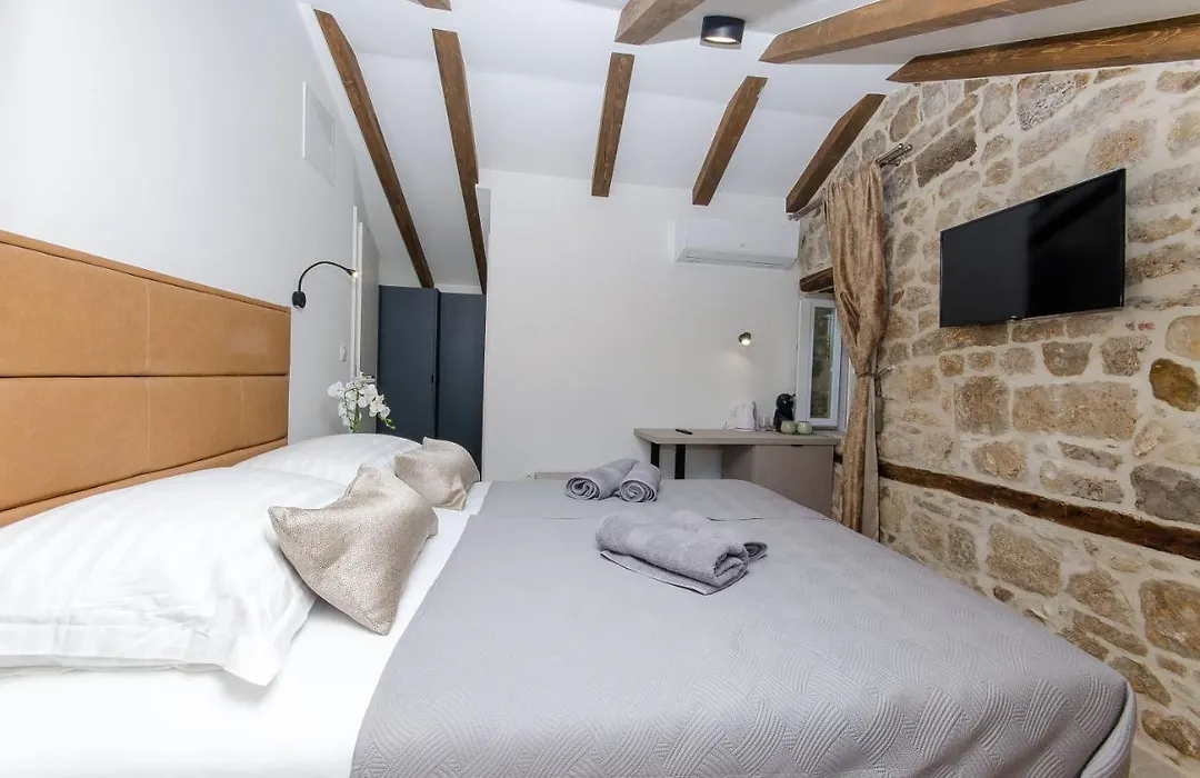 Rio Luxury Rooms-1