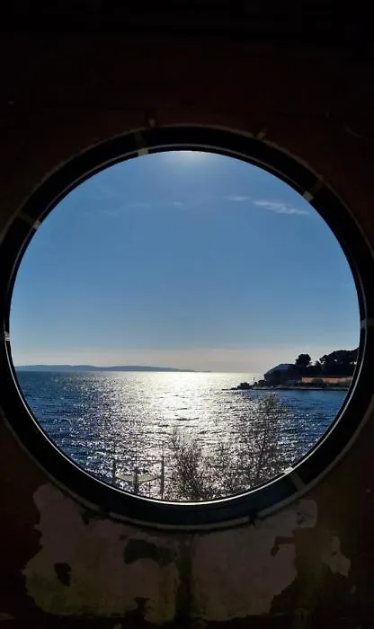 Via Mare Luxury Rooms-1