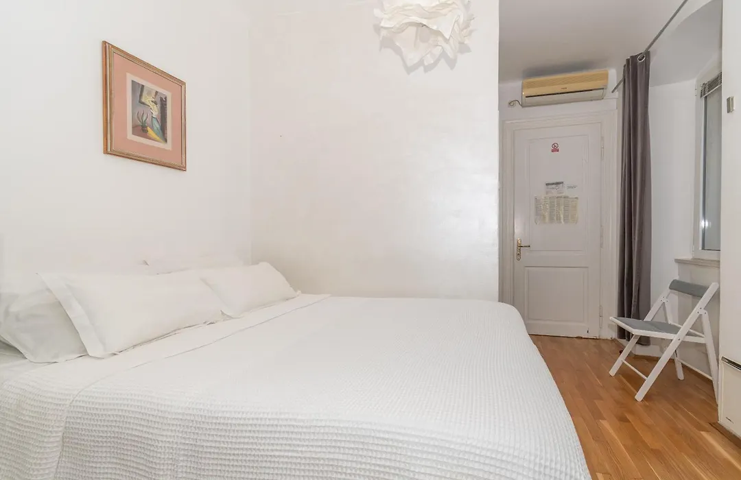 Rooms Gold-1