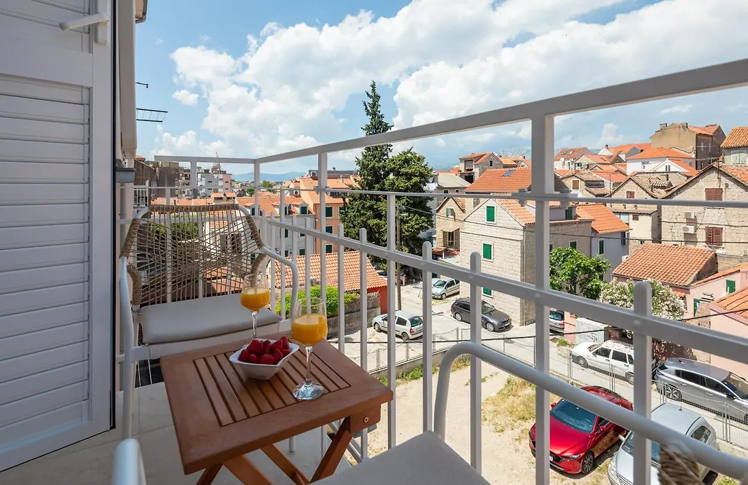 Le Prestige Luxury Rooms , Self Check-In, Minutes From Split Waterfront-1