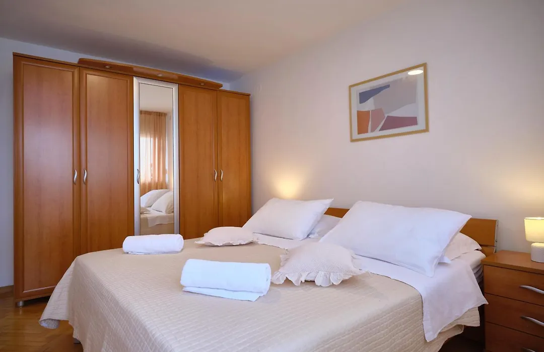 Sunny Apartment-1