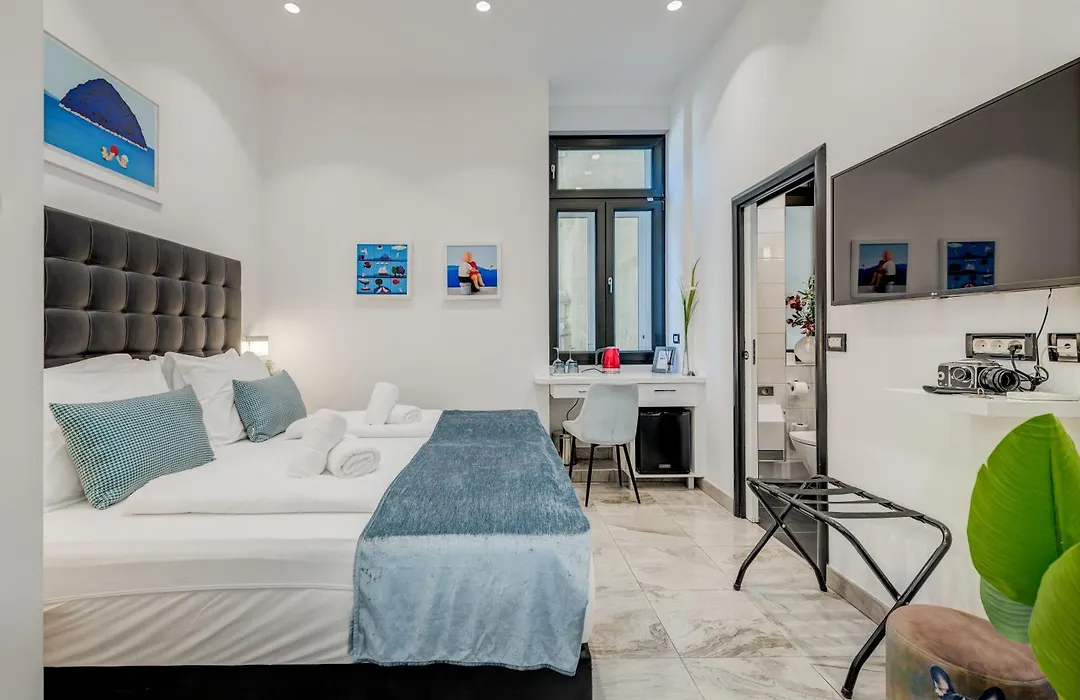 Tango Luxury Rooms-1