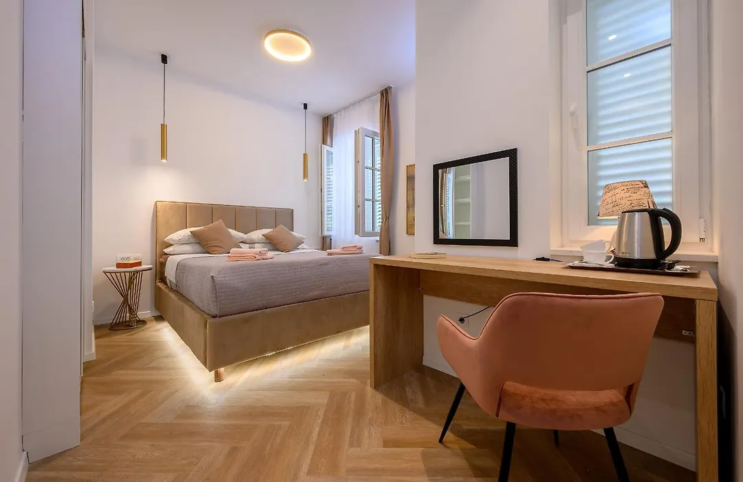 Jupiter Luxury Accommodation-1