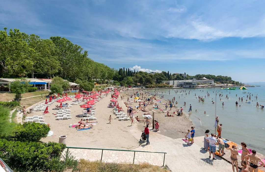 Luxury Rooms And Apartment Silente Bacvice-1