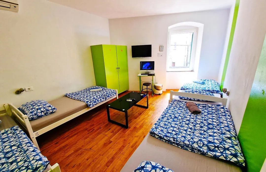 Croparadise Hostel-1