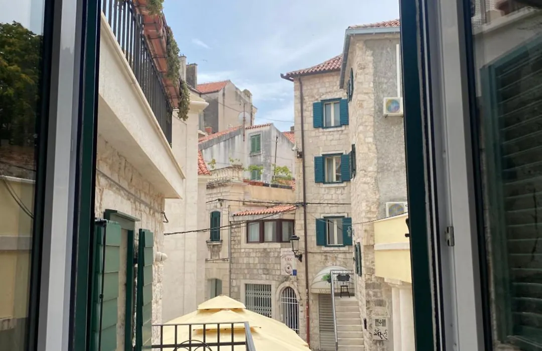 Room N&M - Diocletians Palace-1