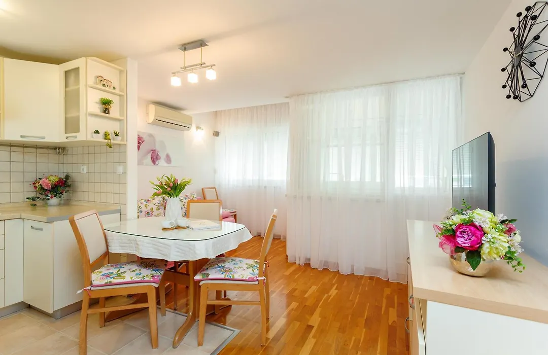Apartment Marin-Late Check In Available-1