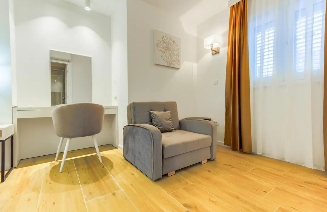 Luxury Bed & Breakfast Rooms Irini, In The Heart Of Split-1