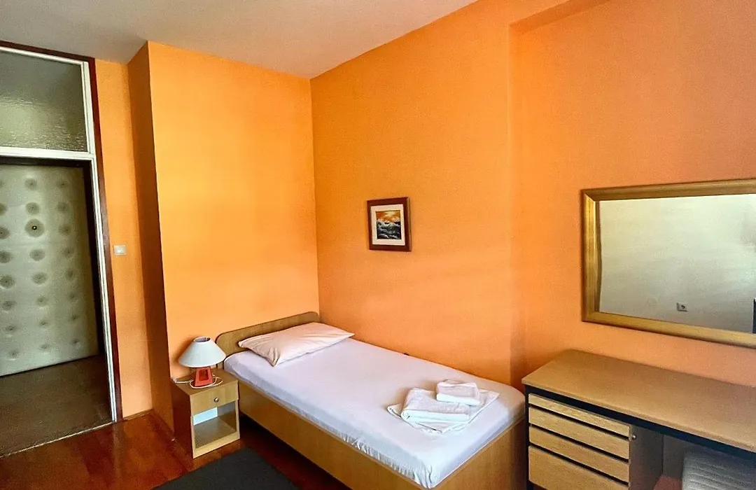 Apartment Varnica-1