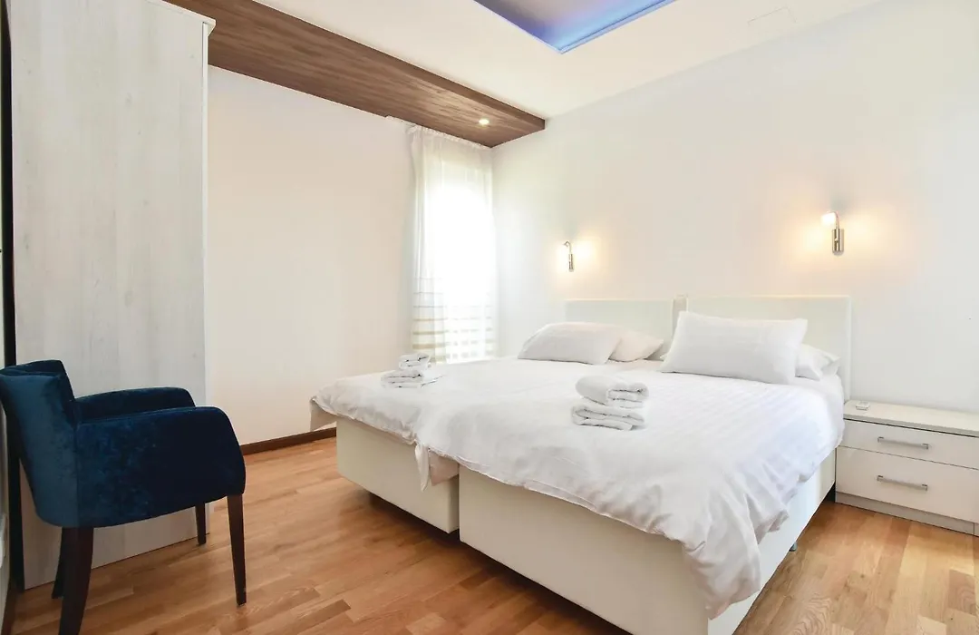 Gorgeous Home In Stobrec With Sauna-1