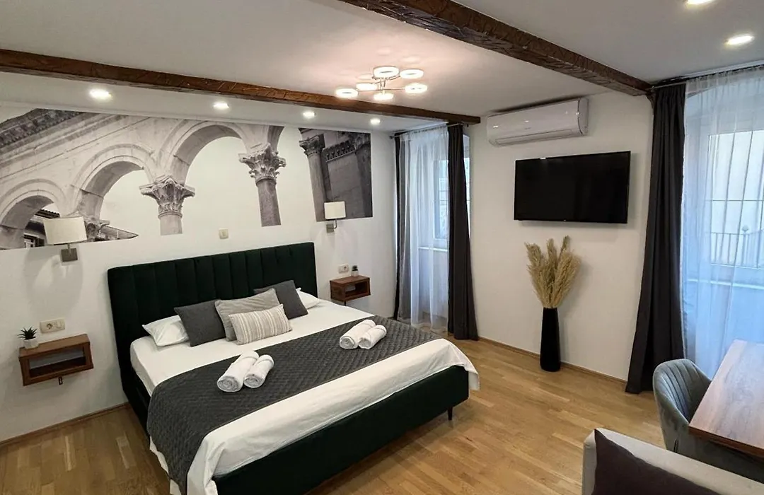Palace Luxury Room-1