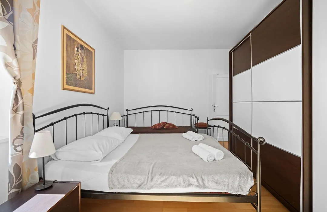 Apartment Bose-1
