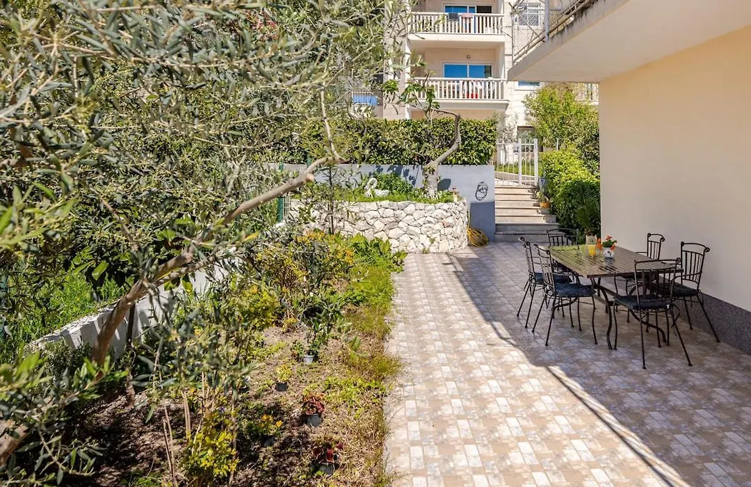 Apartment Lu-1
