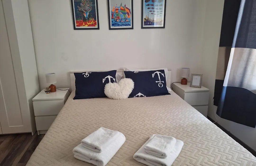 Lucky Rooms-1