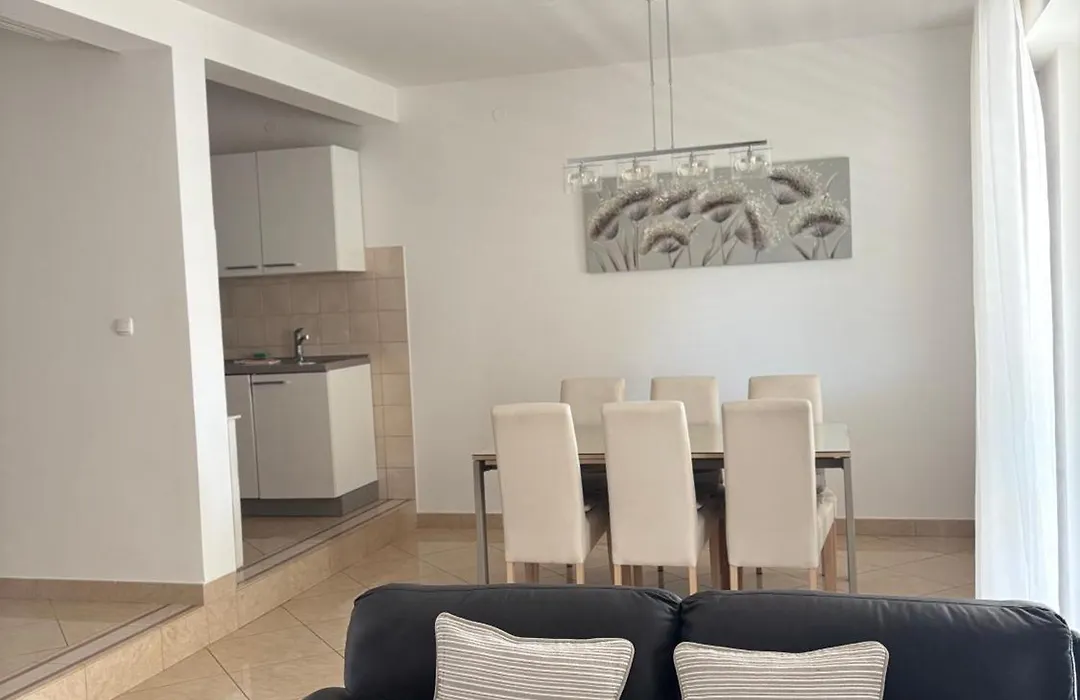 Apartment Taras-1