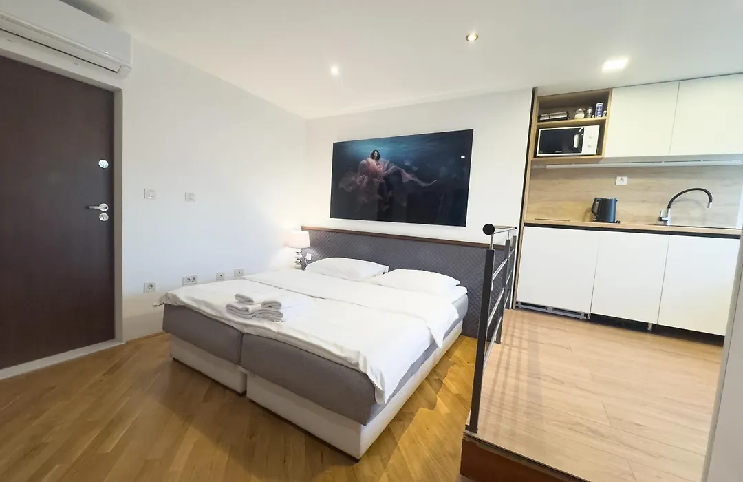 Dreams Apartment Bacvice-1