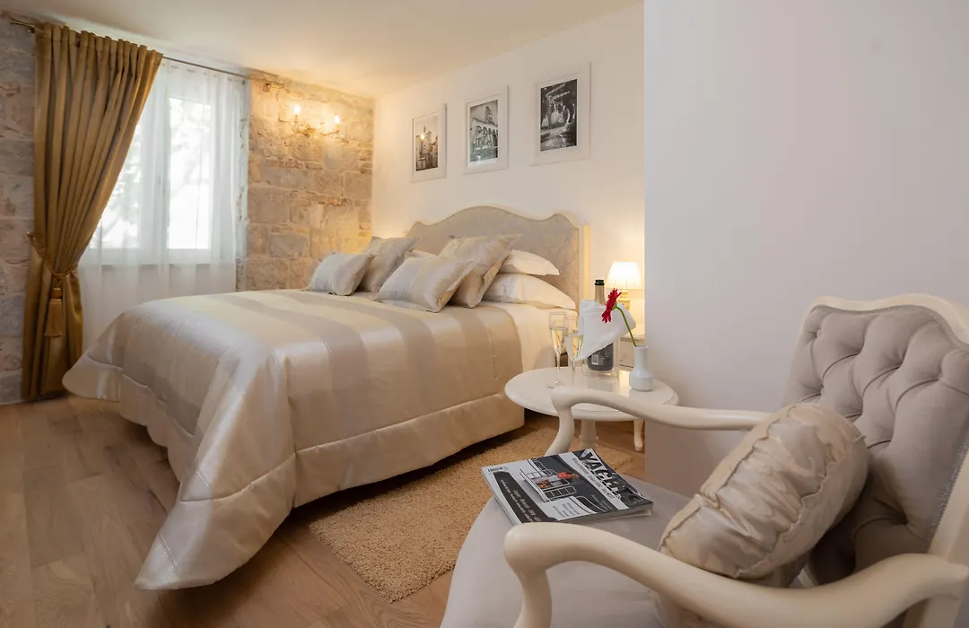 Priska Heritage Rooms (Adults Only)-1