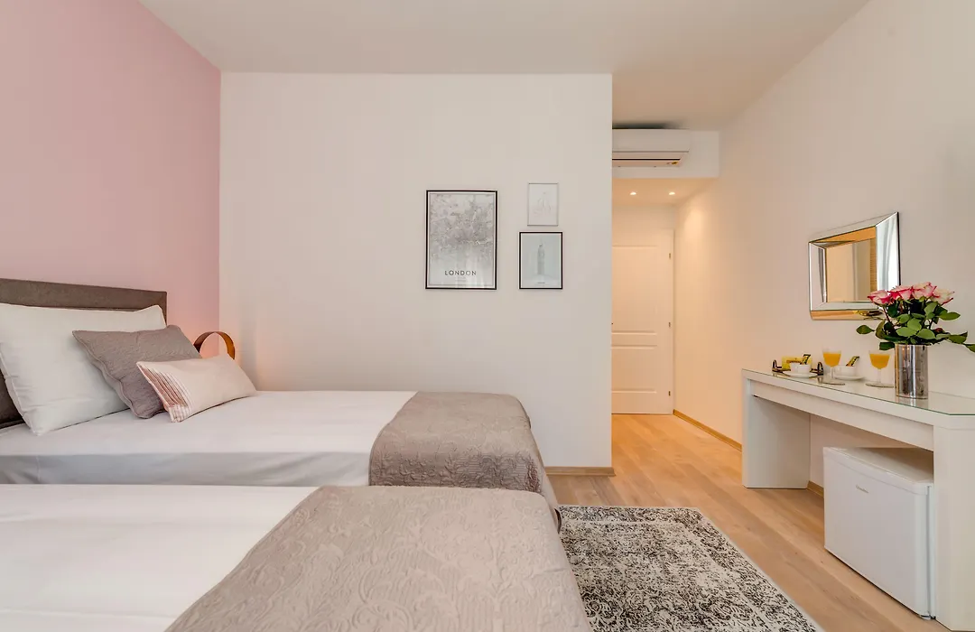Capital Apartments And Rooms-1