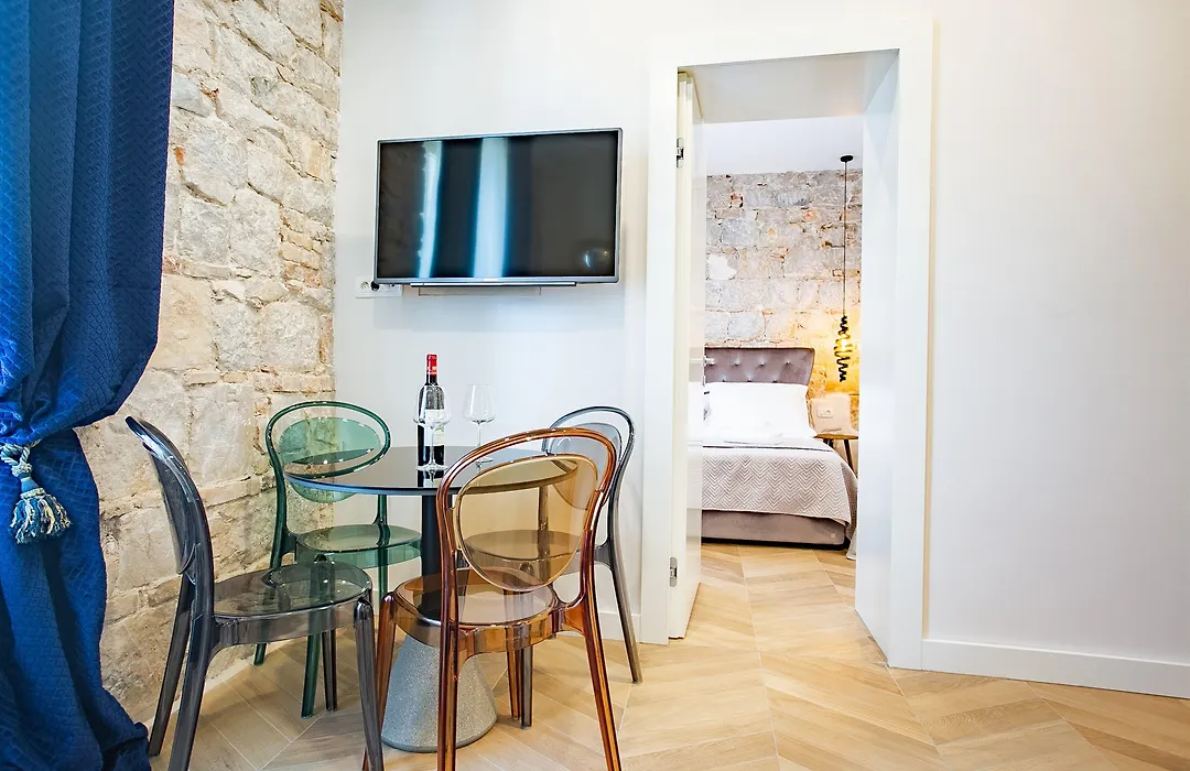 Best4Stay Luxury Rooms-1