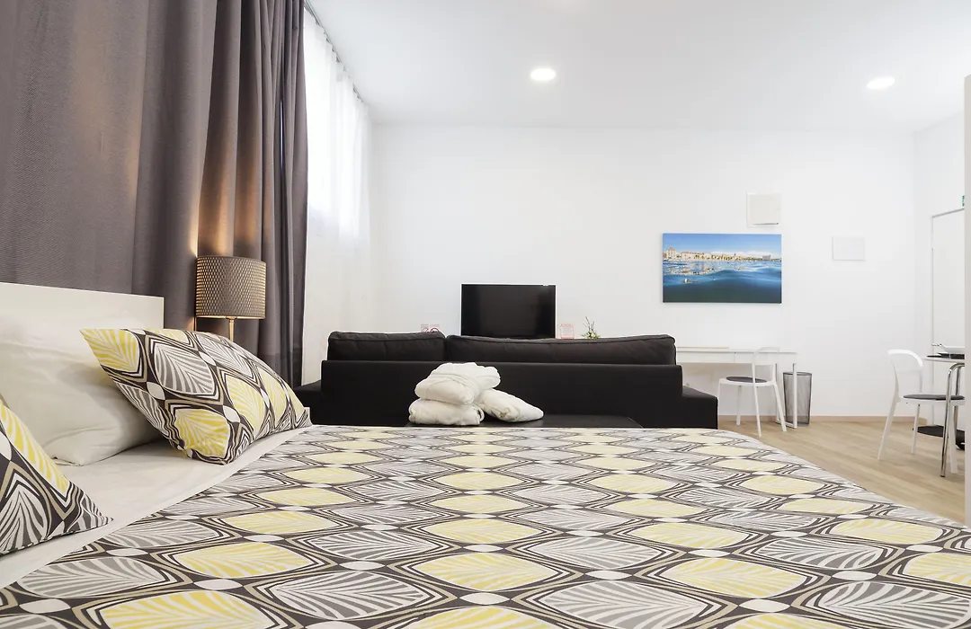 Apartment Aspalathos Centar - City Center, A Few Minutes' Walking Distance To The Unesco Palace, Parking Lot In Front Of The Apartment-1