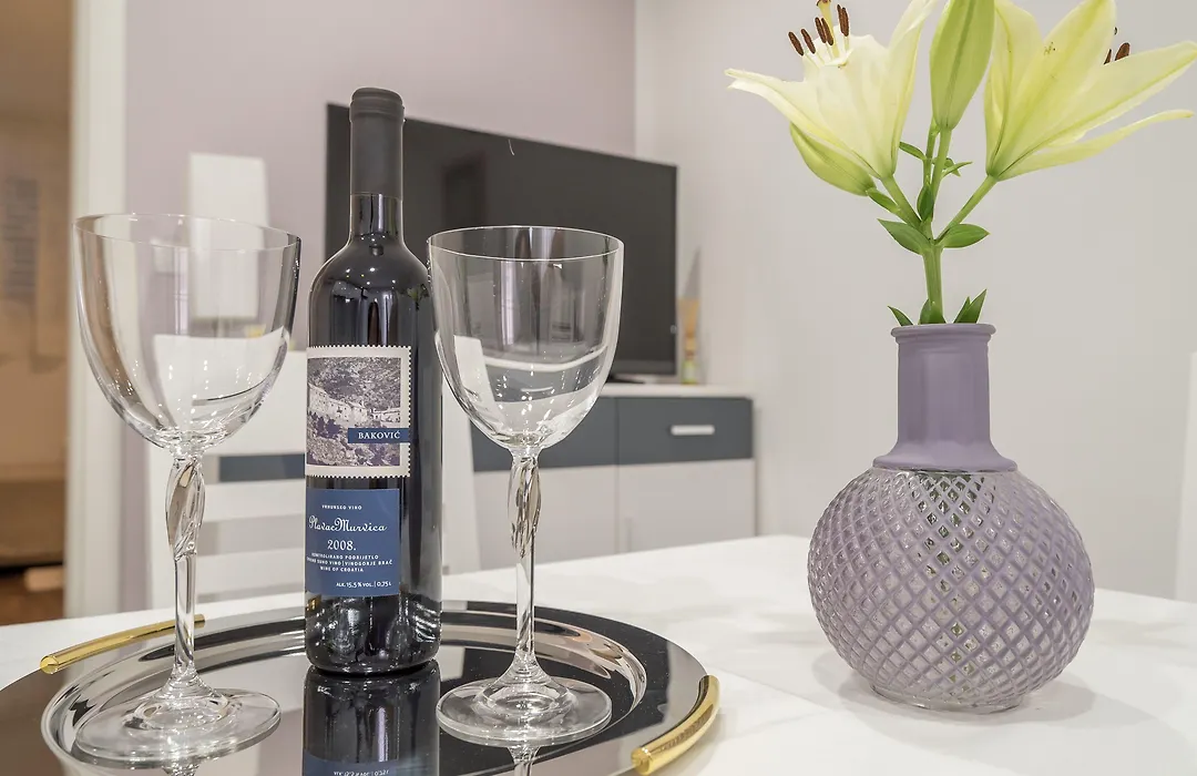 Drop In Split Luxury Suites-1