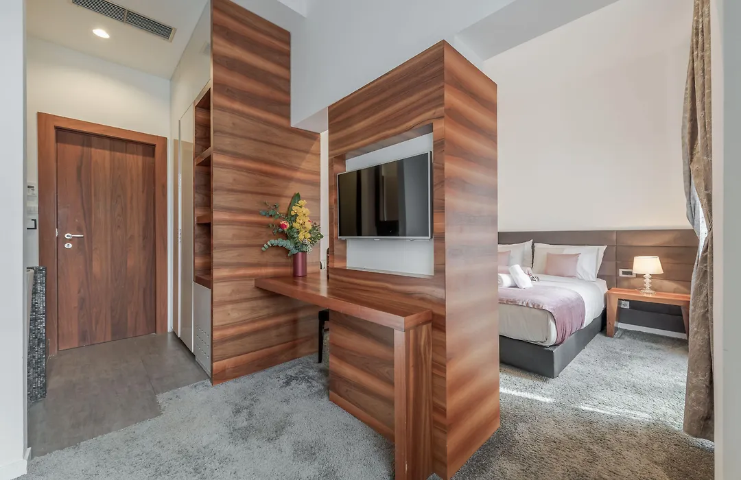 Starlight Luxury Suites-1