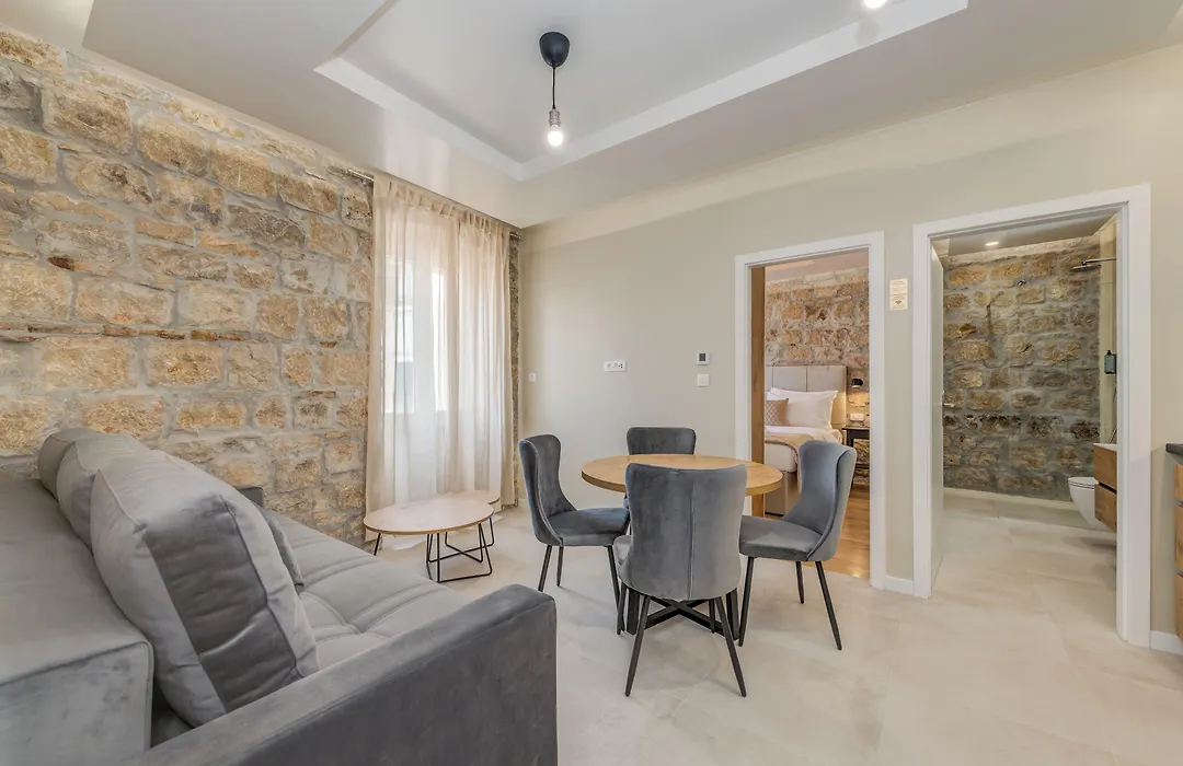 Inmotion Luxury Rooms-1