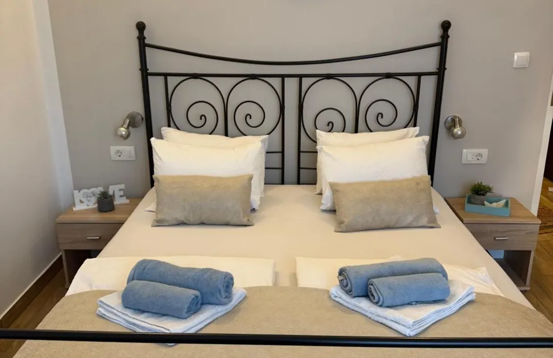 Rooms Lucia-1