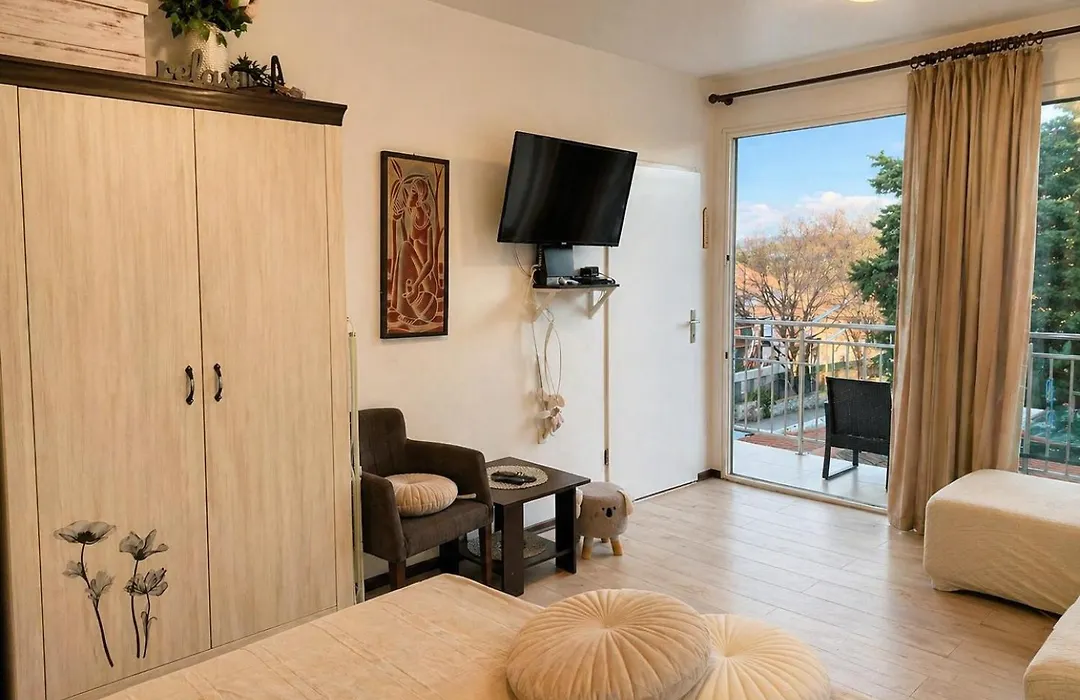 Sunshower Apartment And Studio-1