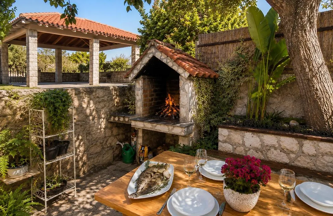 Old Town Sole Mediterranean Garden-1