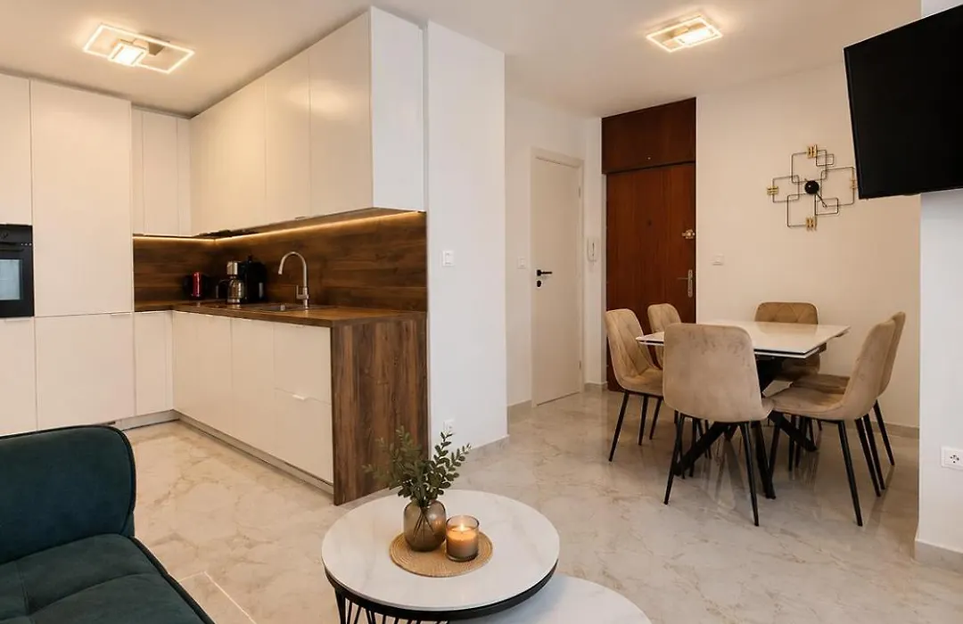 Apartman Edi- Newly Renovated With Balcony-1