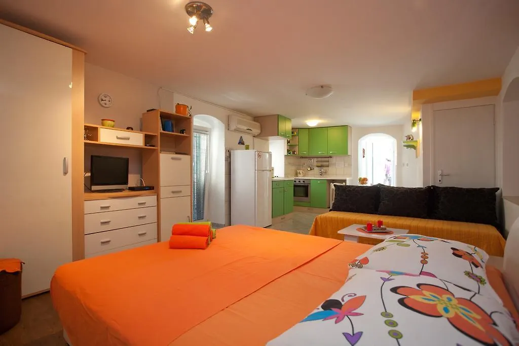 Old Town Apartment St Luke With Sunny Terrace Near Riva-1