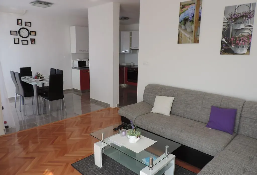 Apartment Ivana-1