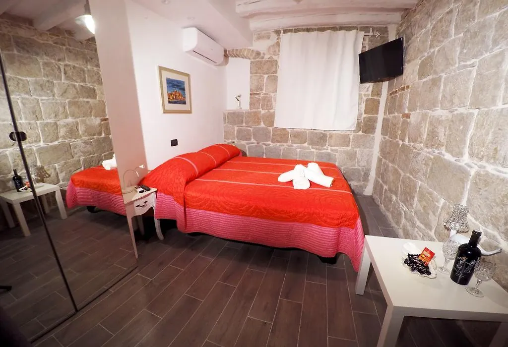 Plaza Stone Apartment-1