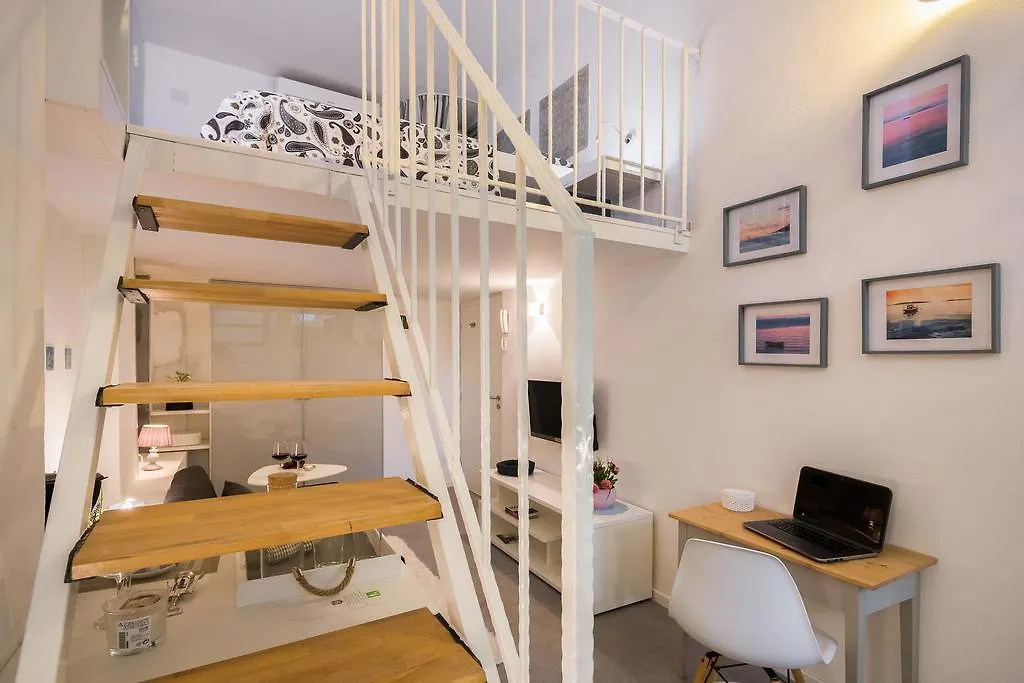 Rooms N&M-1