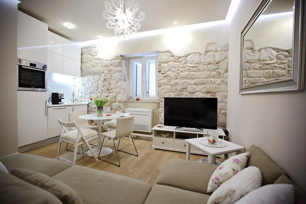 Apartment White Stone - Diocletian Palace-1