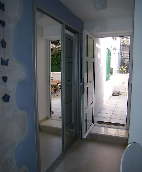 Studio Apartment Lavender-1
