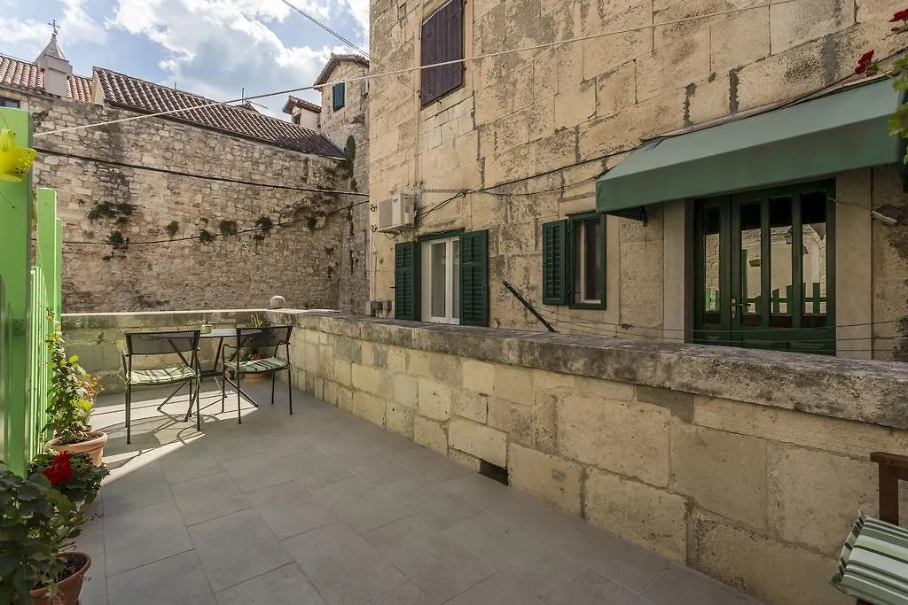 Carrara Accommodation-1