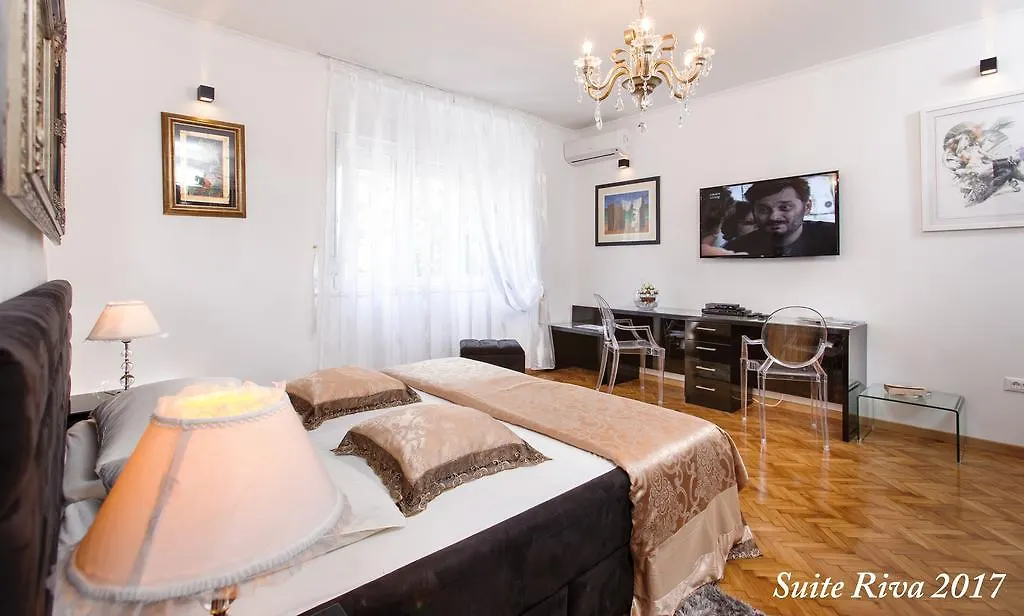 Luxury App Old Town Palace-1