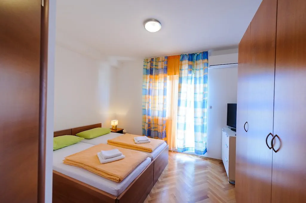 Apartment And Rooms Iva-1