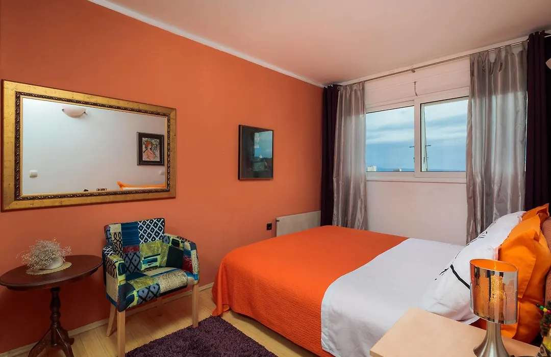 Panoramic City Apartment-1