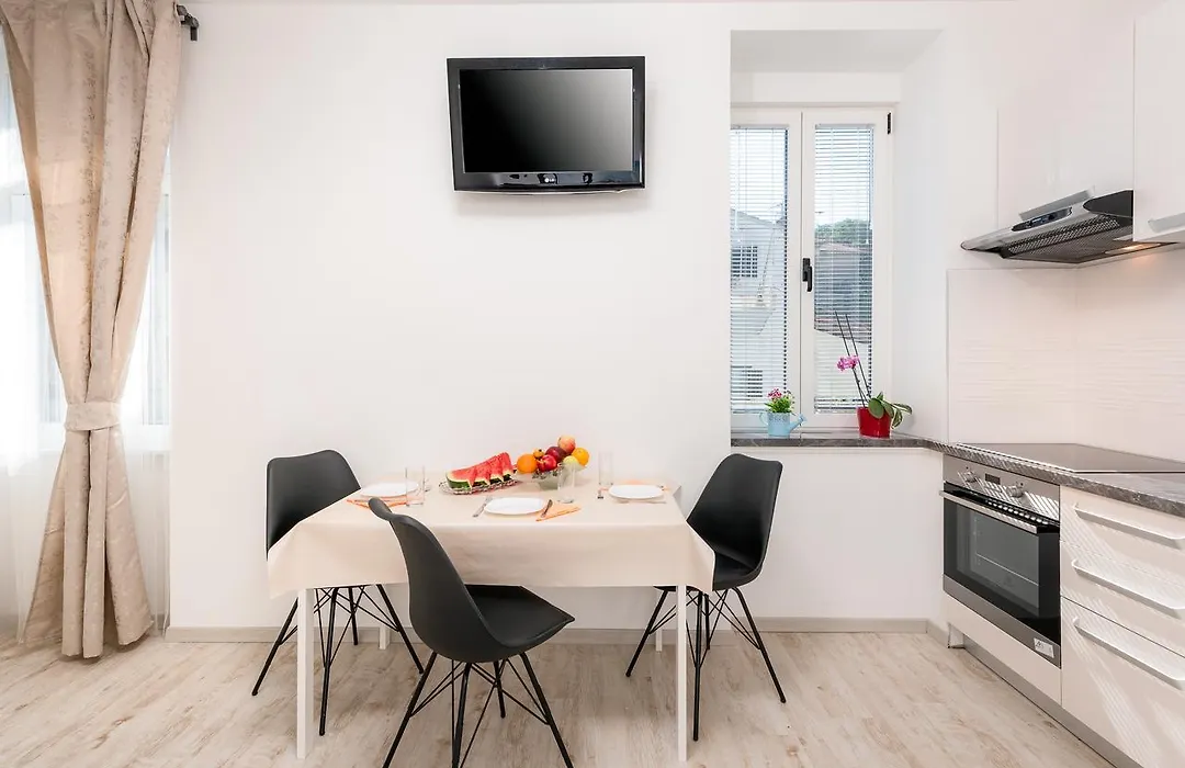 Apartment Linda-1