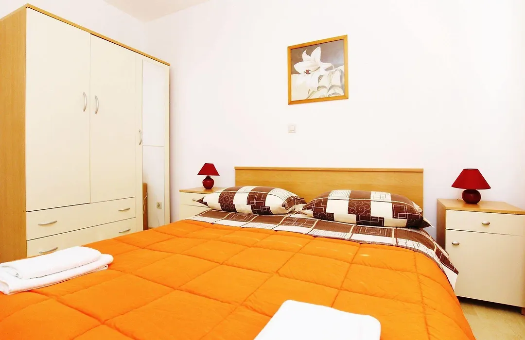 Apartments Villa Vrbat-1