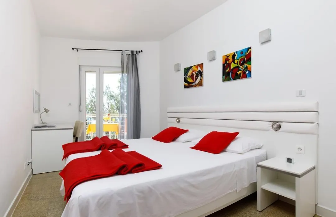 Ark Beach Apartments-1