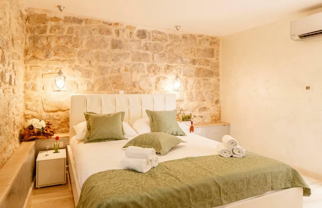 Stone House Luxury Rooms-1