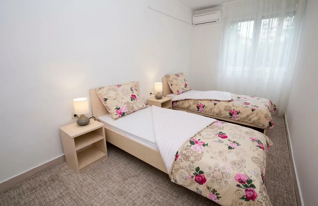 Apartments Put Plokita Smilja-1