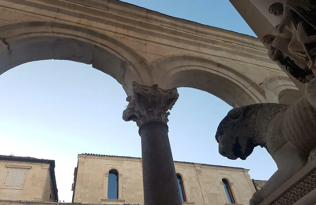 Old Town Hesed-1