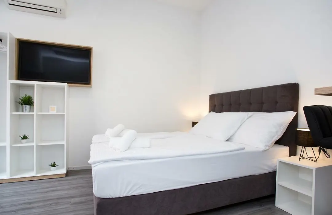 Senzacija Apartments-1