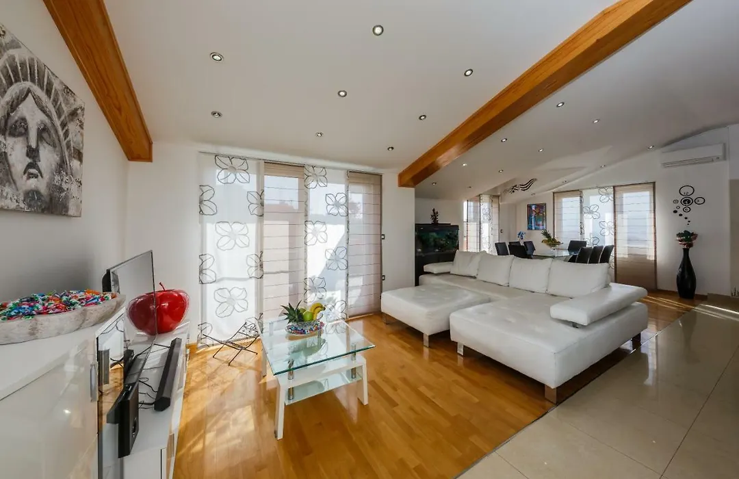 Apartments Selak-1