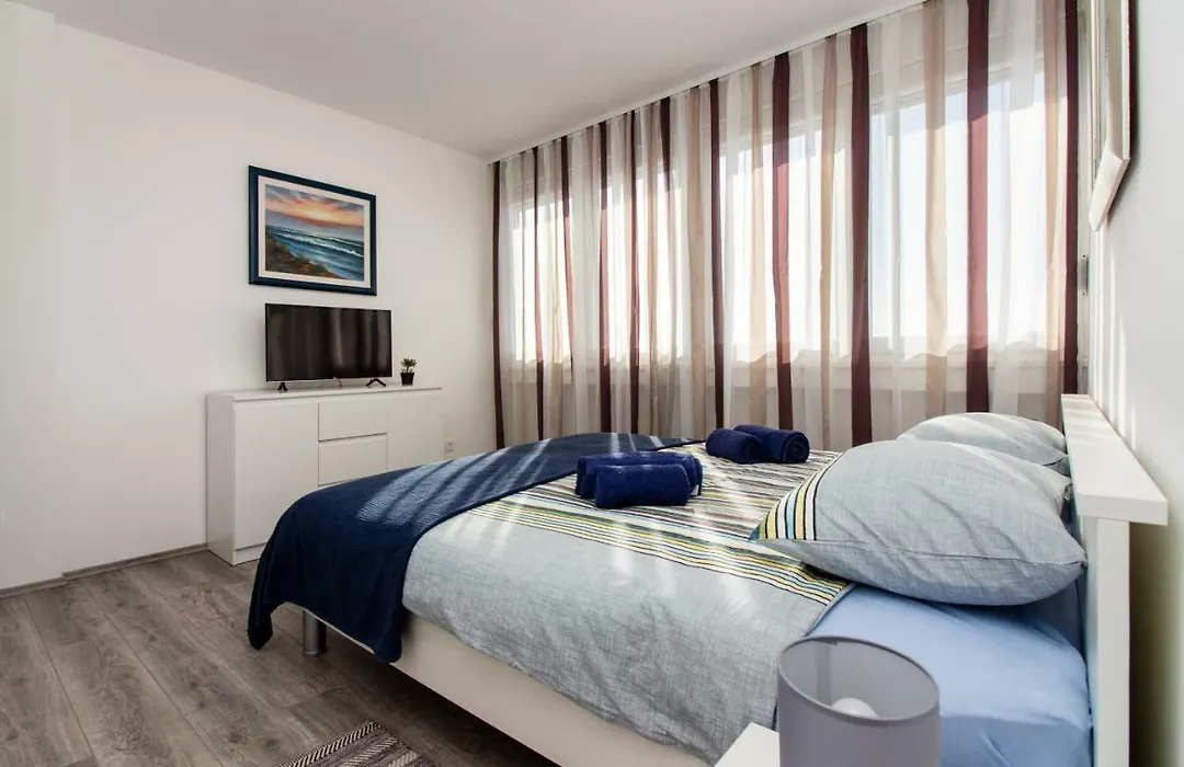 Deluxe Apartment Miro-1